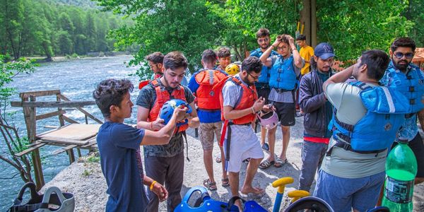 Manali to Kasol Manikaran Tour | With Rafting & Lunch